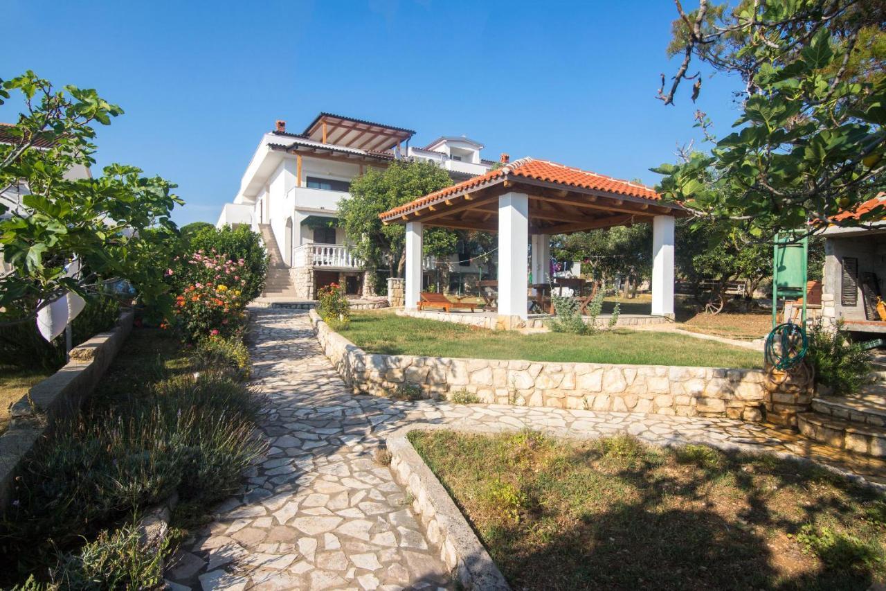 Apartments Crljenko Povljana Εξωτερικό φωτογραφία