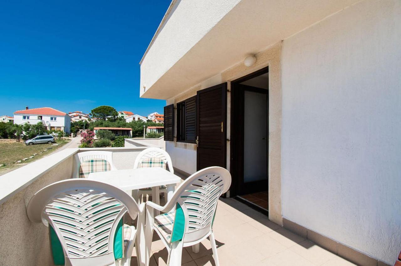 Apartments Crljenko Povljana Εξωτερικό φωτογραφία