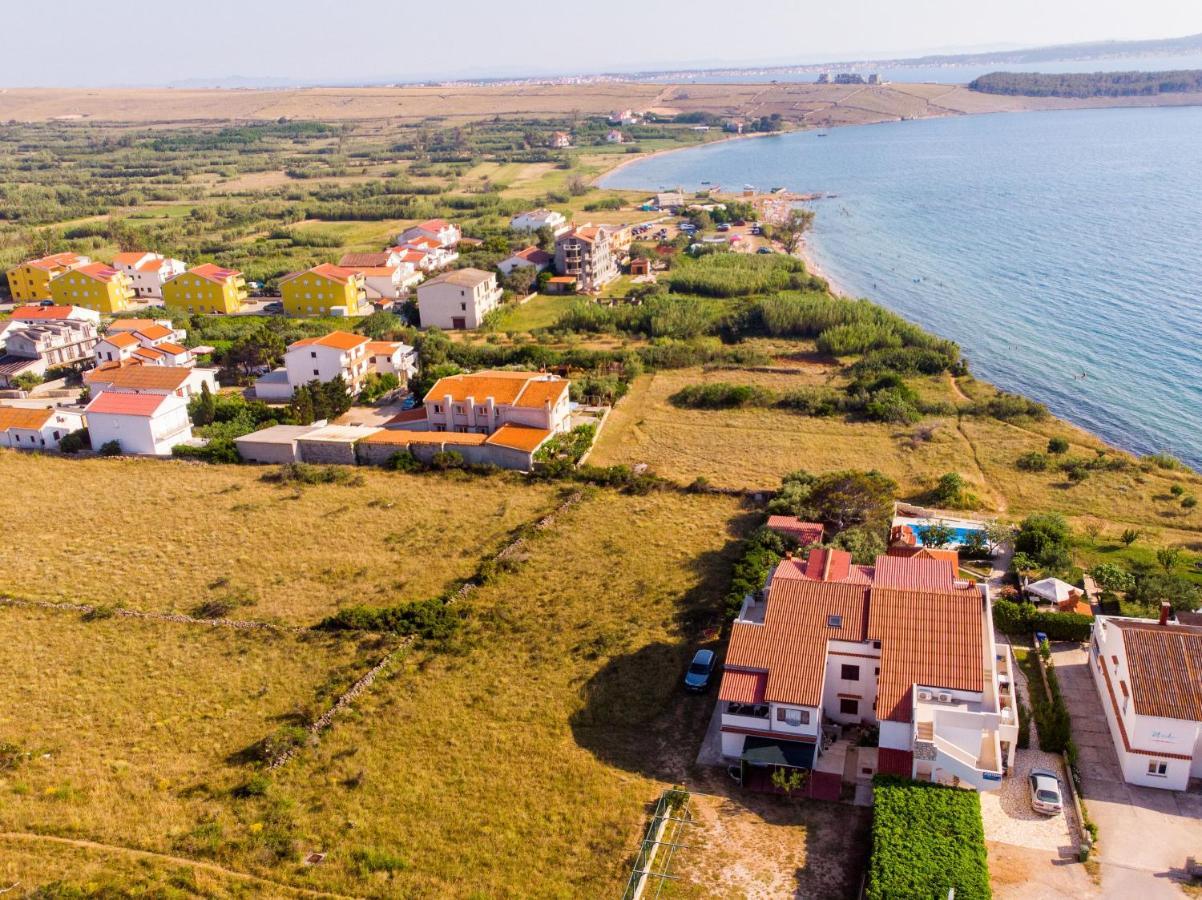 Apartments Crljenko Povljana Εξωτερικό φωτογραφία